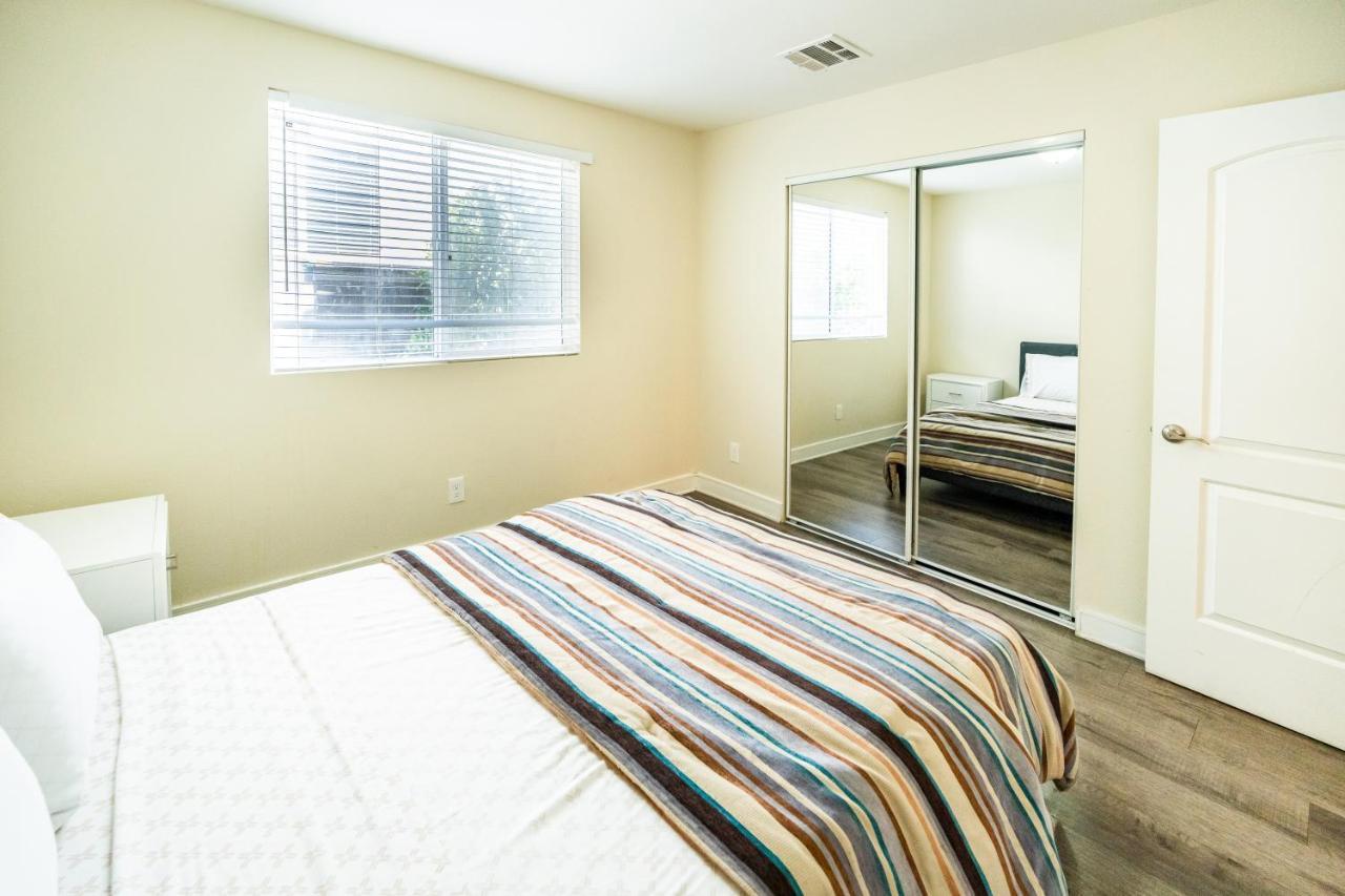 Large Condo Sleeps 10 Near Downtown Los Angeles Exterior foto